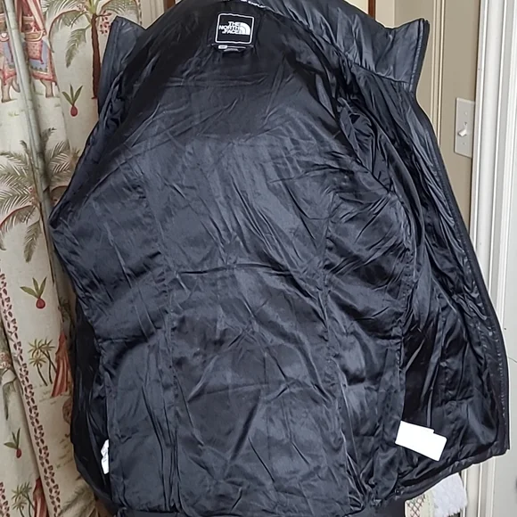 The North Face Women's Quilted Puffer Jacket - Dark Gray with Fur Hood - Picture 14 of 16